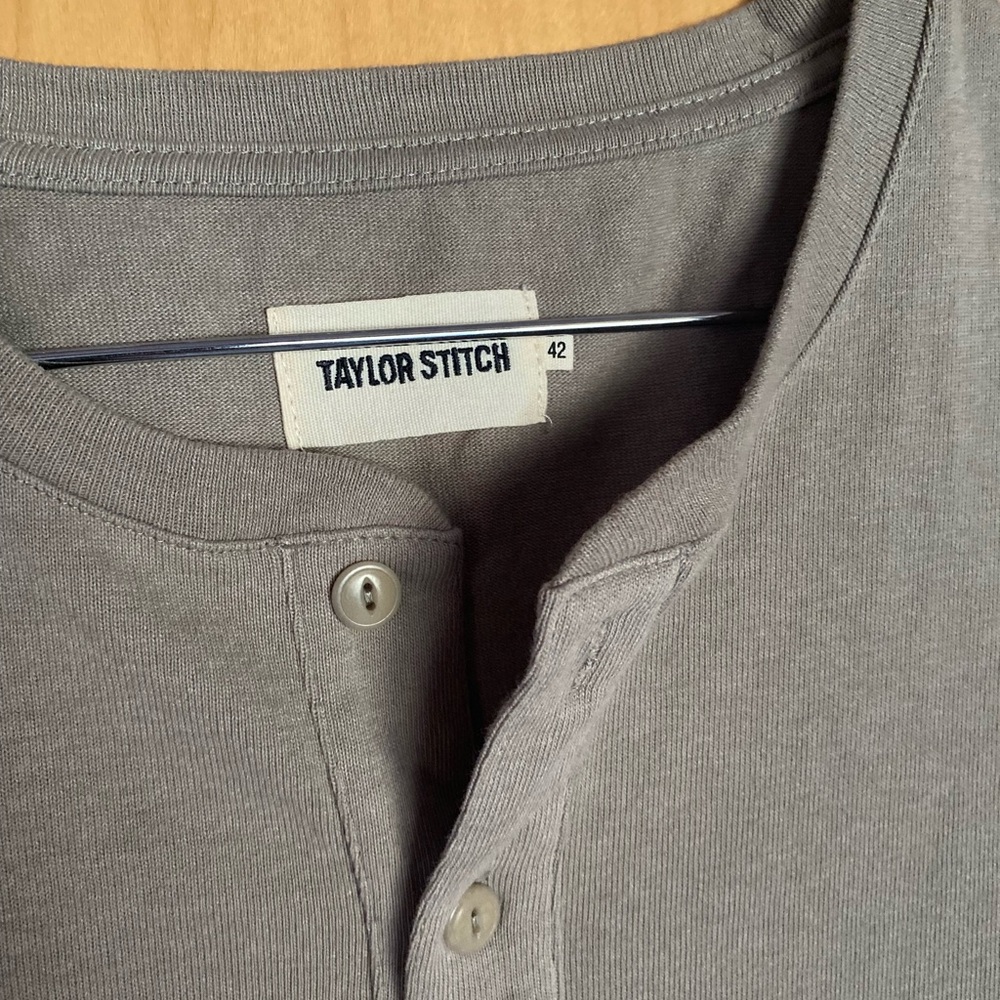 Taylor Stitch three button crew neck shirt  barely worn